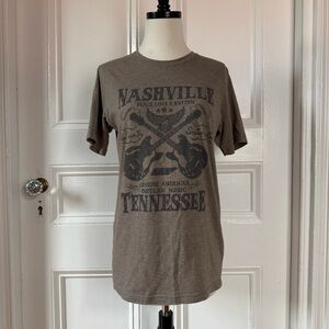 Next Apparel Women’s Nashville Peace Love & Rhythm Graphic Brown Tee Shirt Small